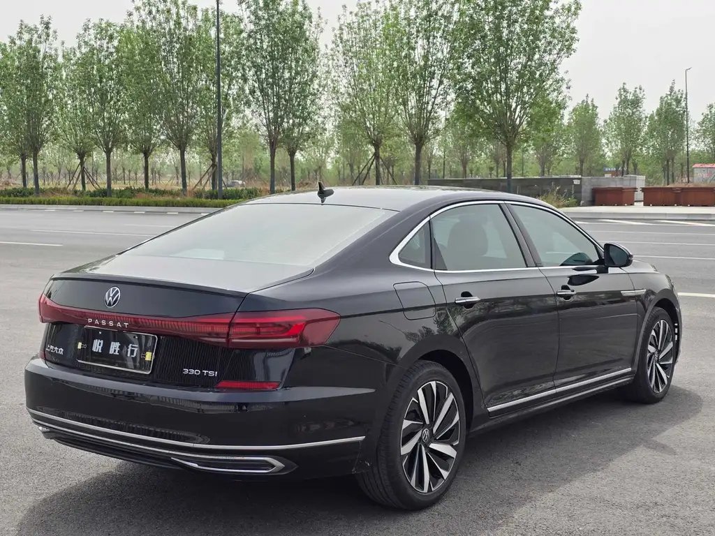 VOLKSWAGEN PASSAT 2022