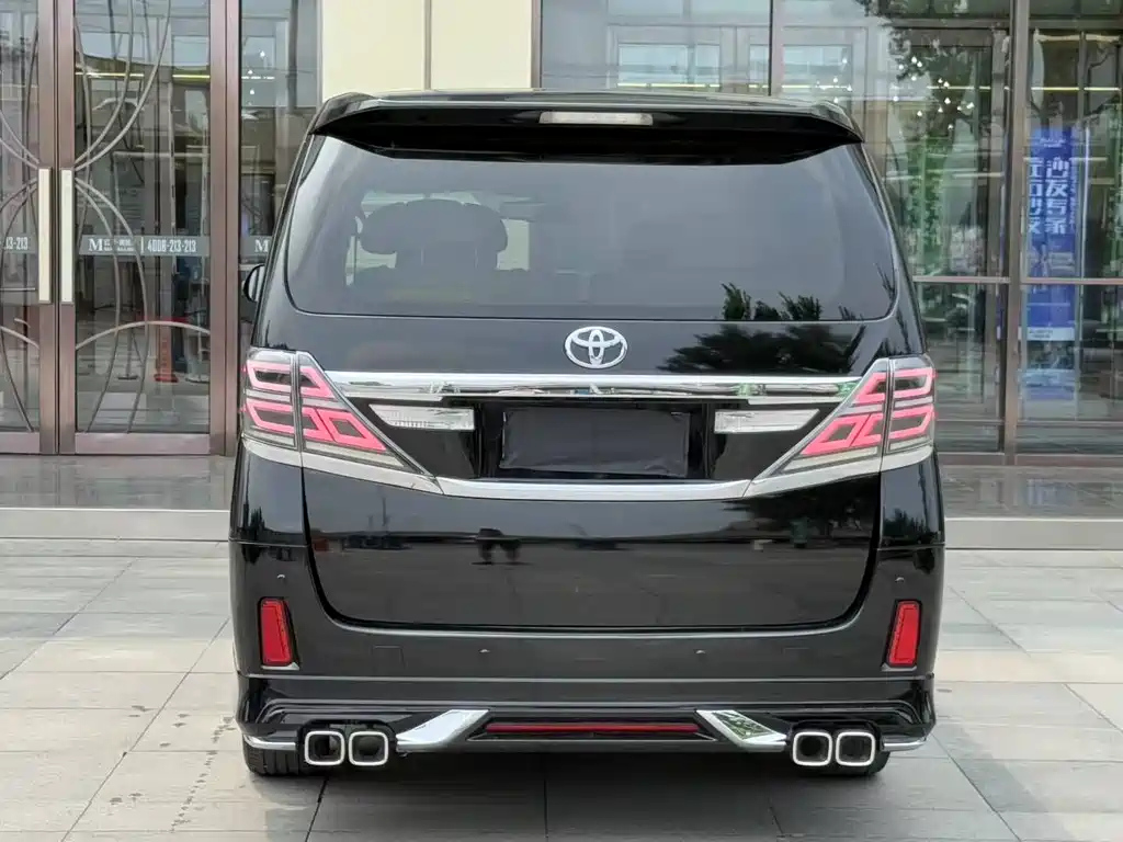 TOYOTA ALPHARD 2012