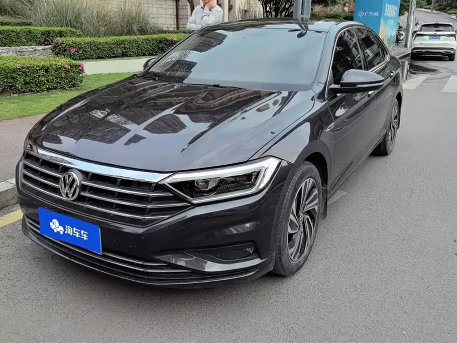 VOLKSWAGEN SAGITAR 2022