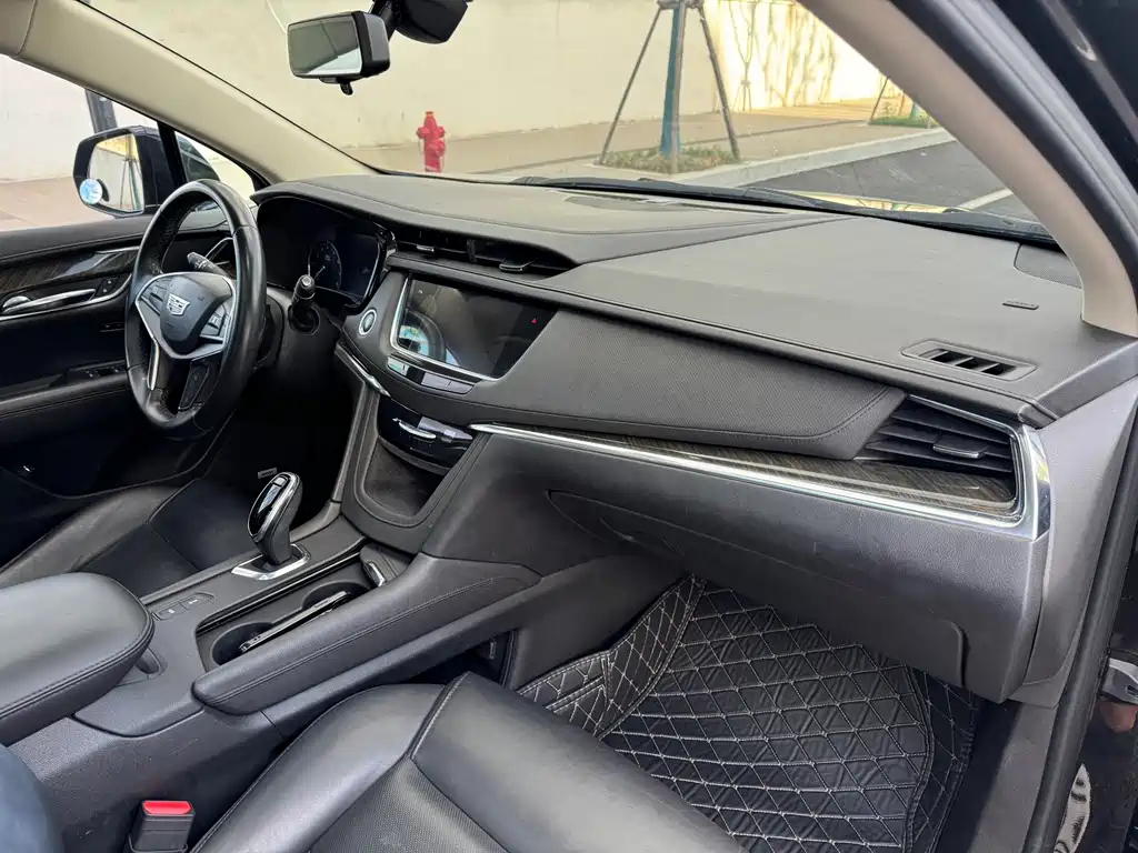 CADILLAC XT5 2018