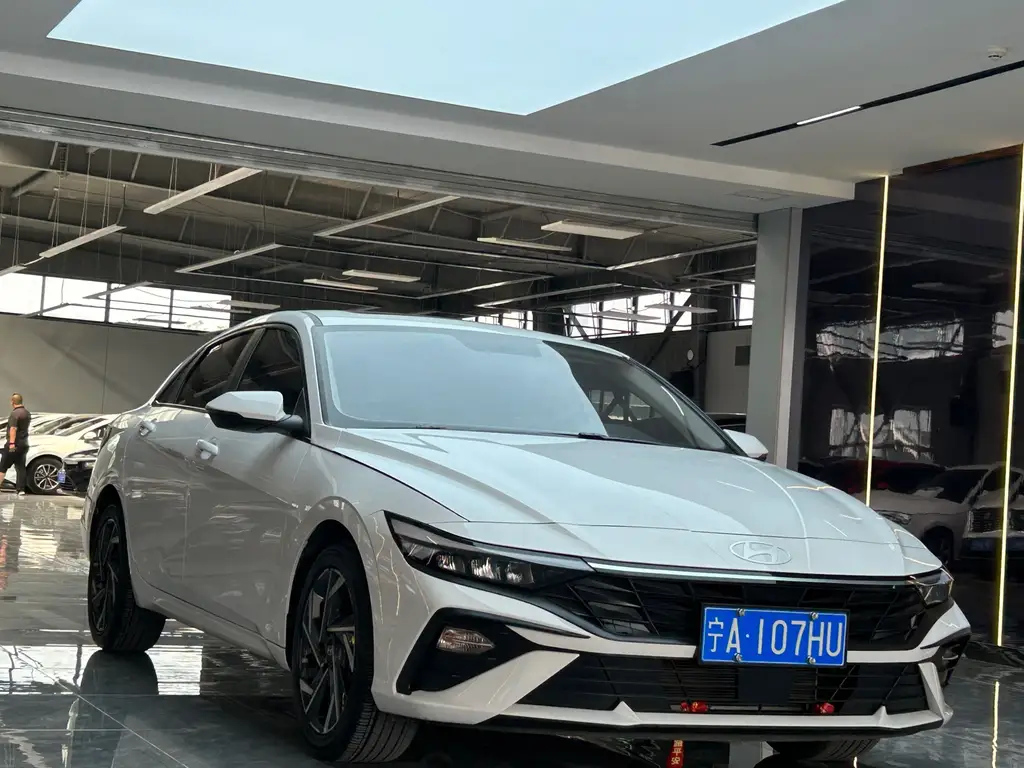 HYUNDAI ELANTRA 2023