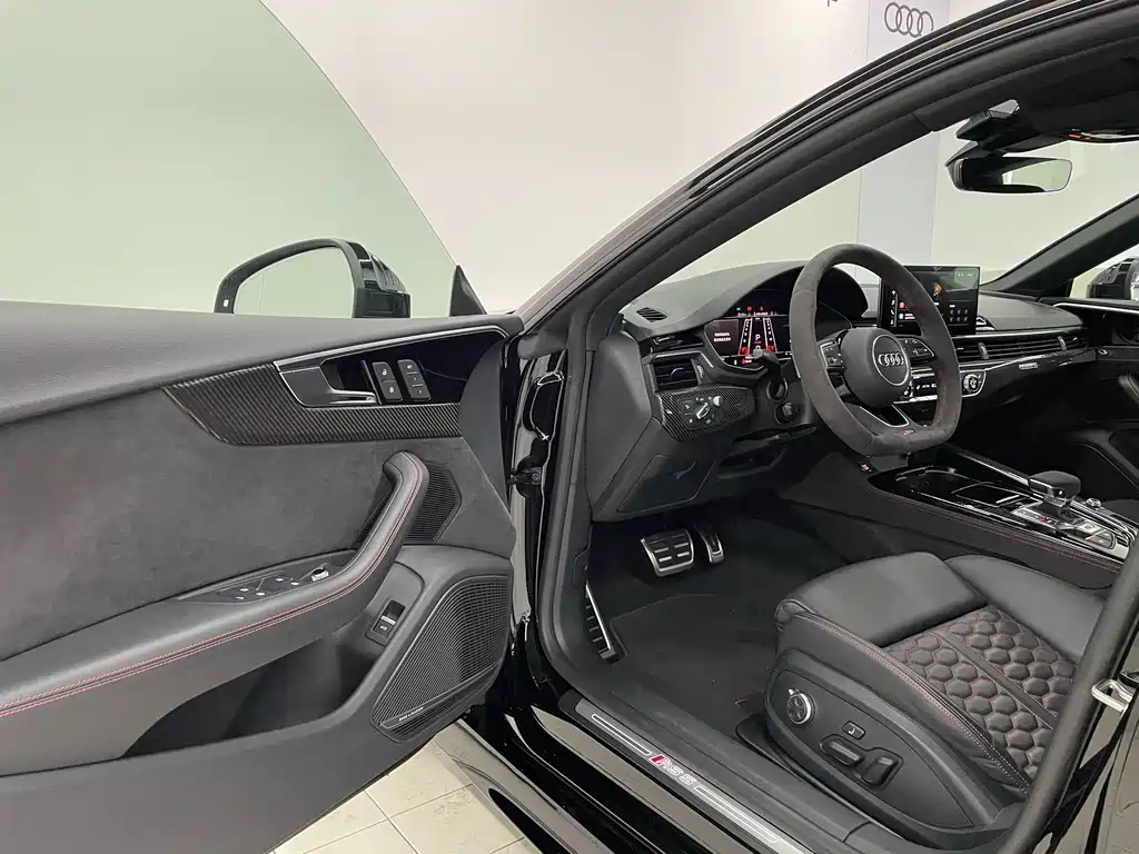 AUDI A5 2024