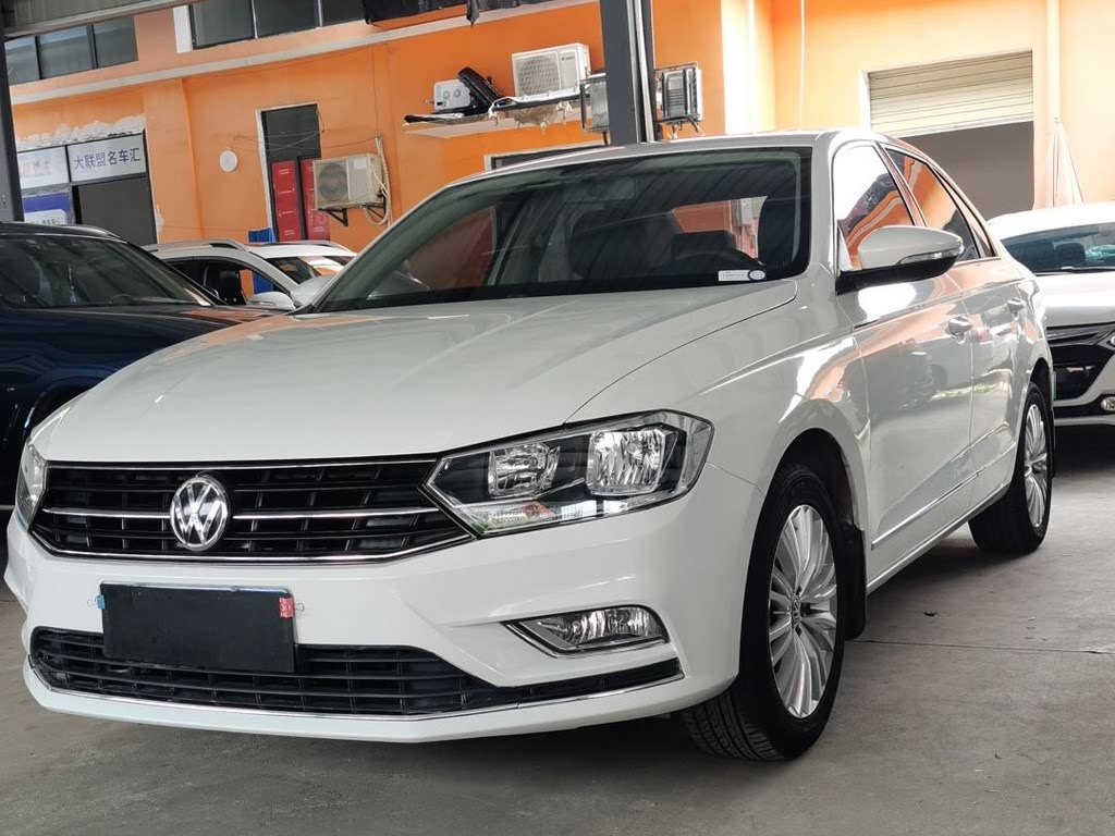 VOLKSWAGEN BORA 2017