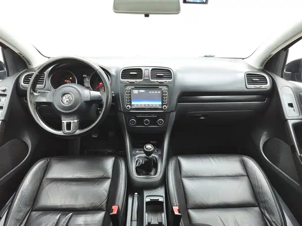 VOLKSWAGEN GOLF 2011