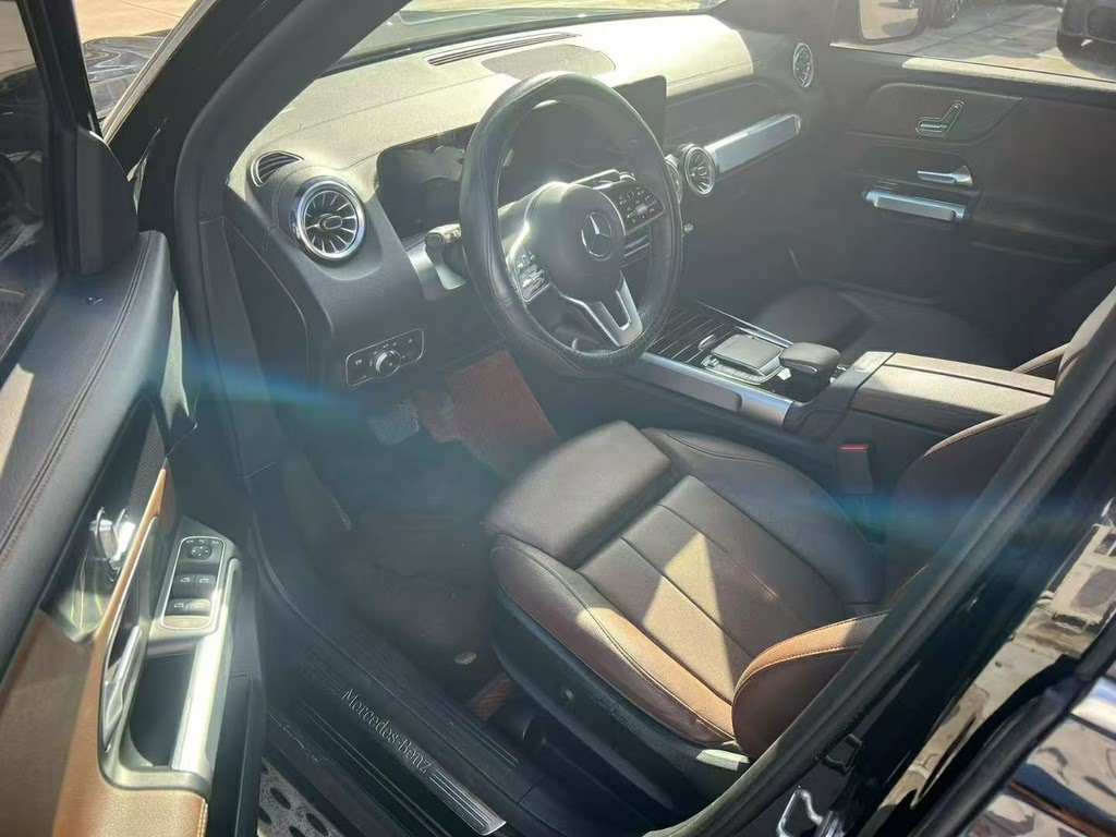 MERCEDES BENZ GLB 2021