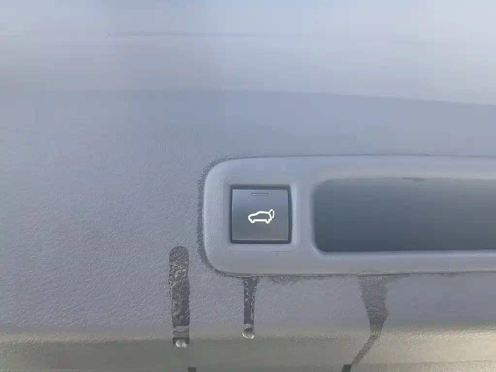 TOYOTA GRANVIA 2024