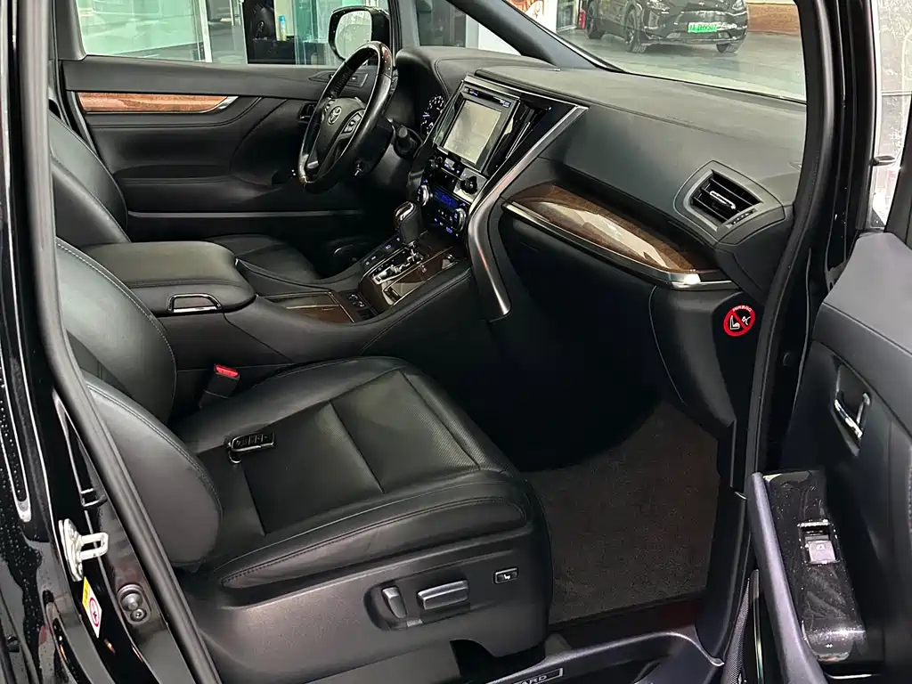 TOYOTA ALPHARD 2020
