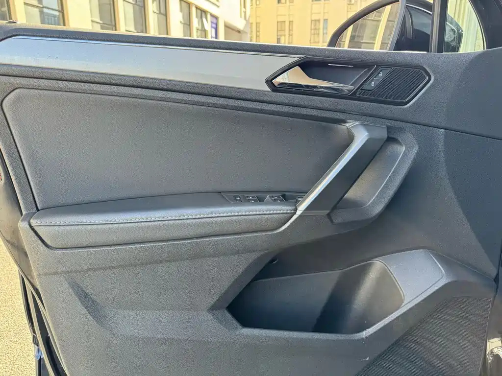 VOLKSWAGEN TIGUAN L 2018