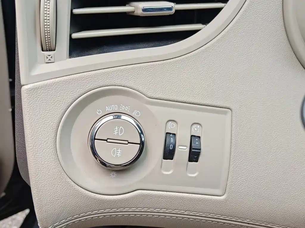 BUICK LACROSSE 2013