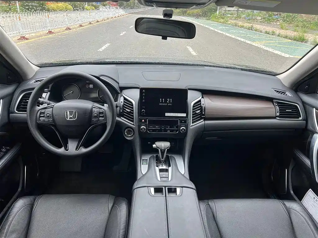 HONDA AVANCIER 2017
