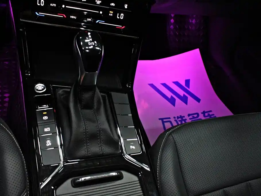 VOLKSWAGEN PASSAT 2025