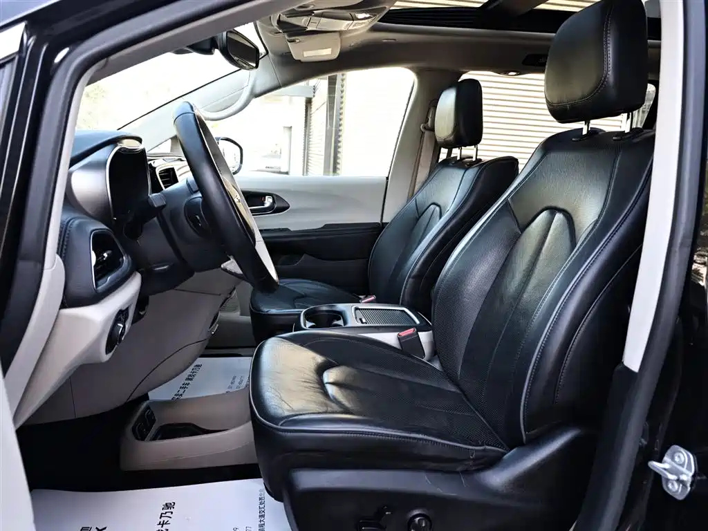 CHRYSLER OTHER 2018