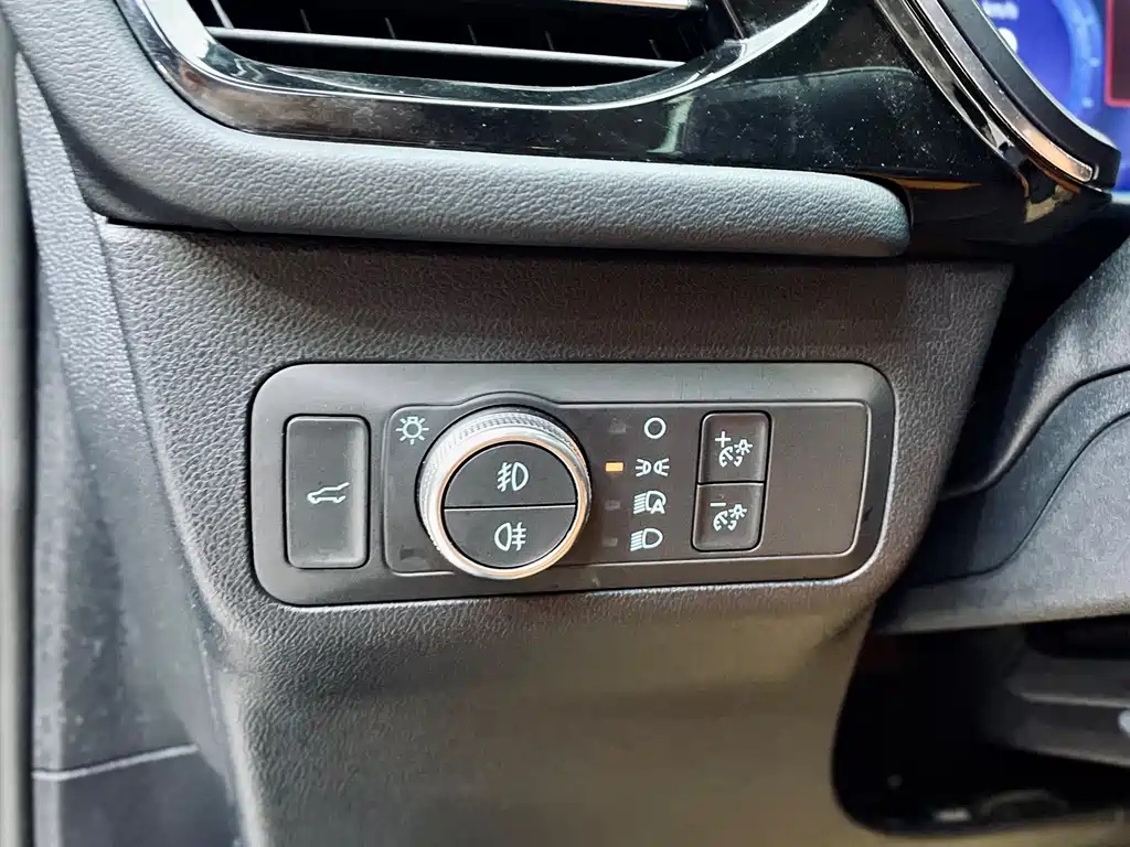 FORD ESCAPE 2020