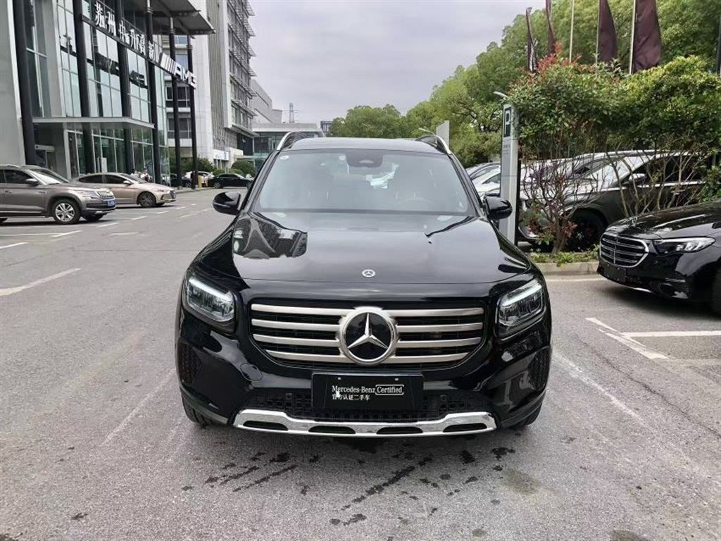 MERCEDES BENZ GLB 2024