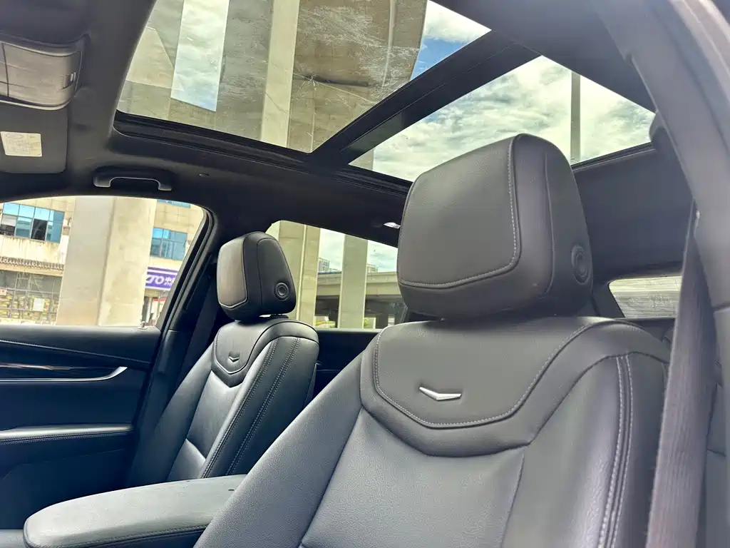 CADILLAC XT5 2021