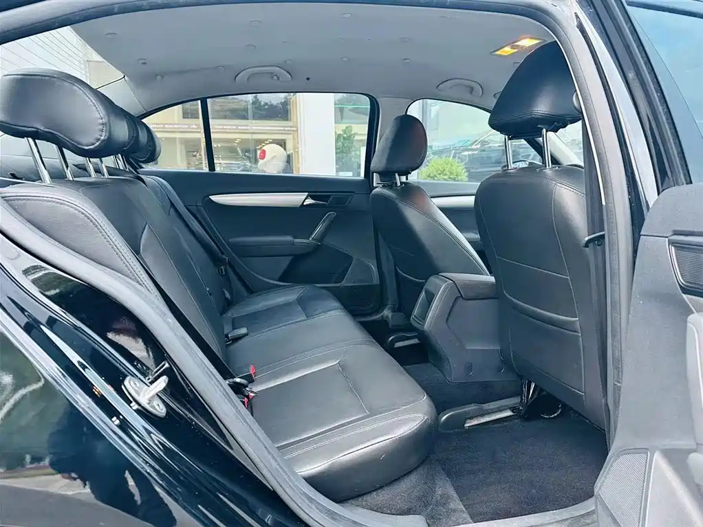 VOLKSWAGEN LAVIDA 2017