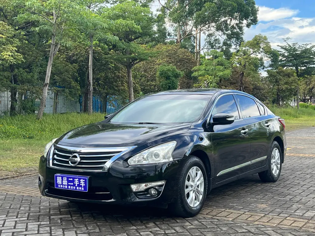 NISSAN TEANA 2015
