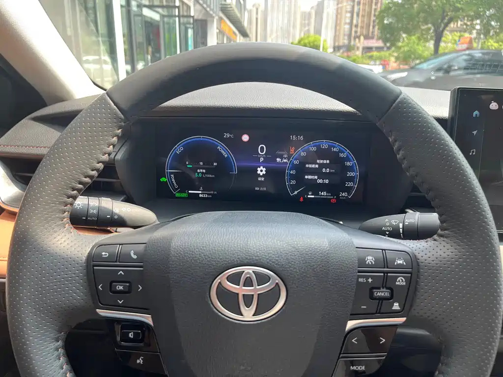 TOYOTA CAMRY 2024