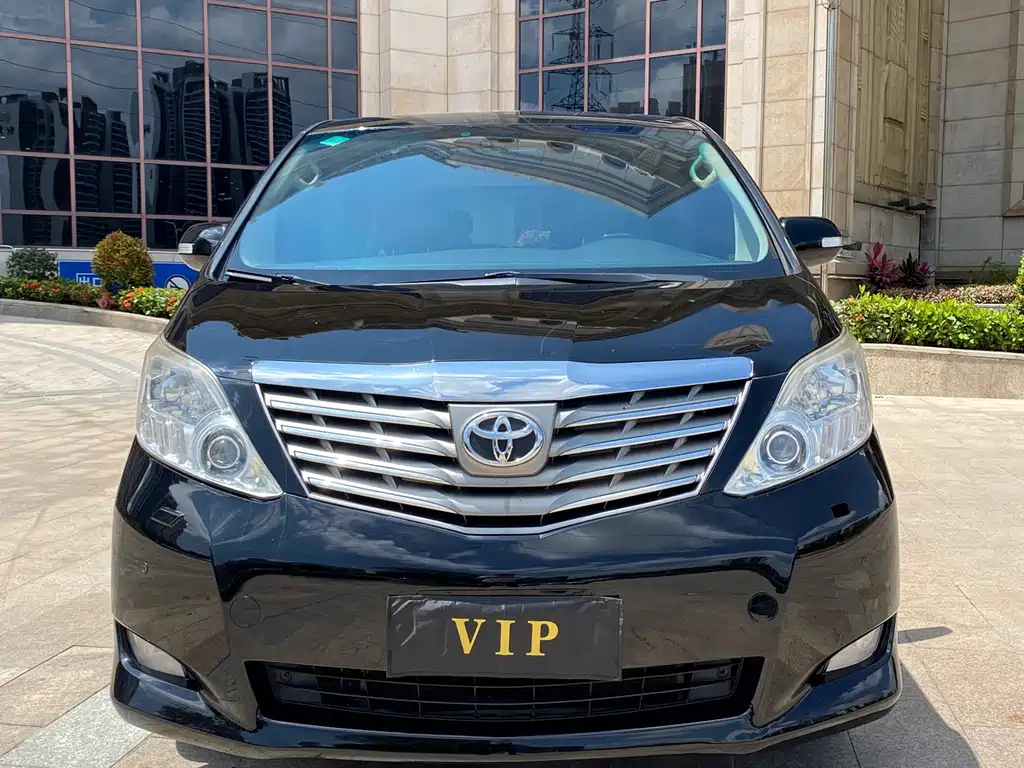 TOYOTA ALPHARD 2010