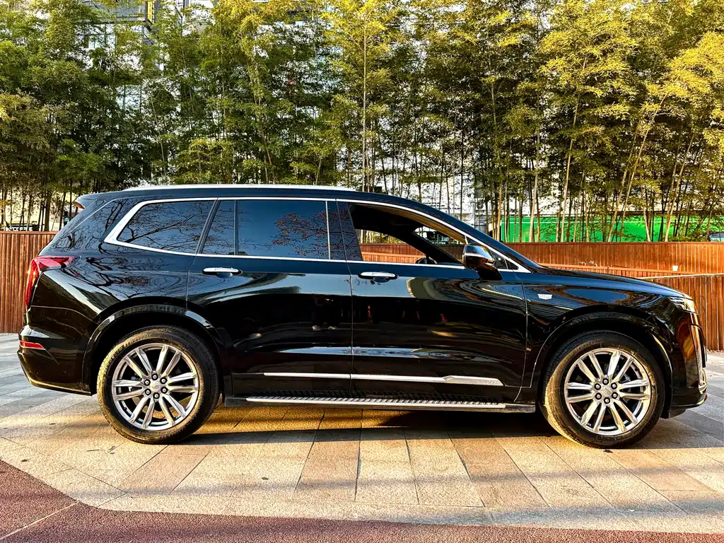 CADILLAC XT6 2021