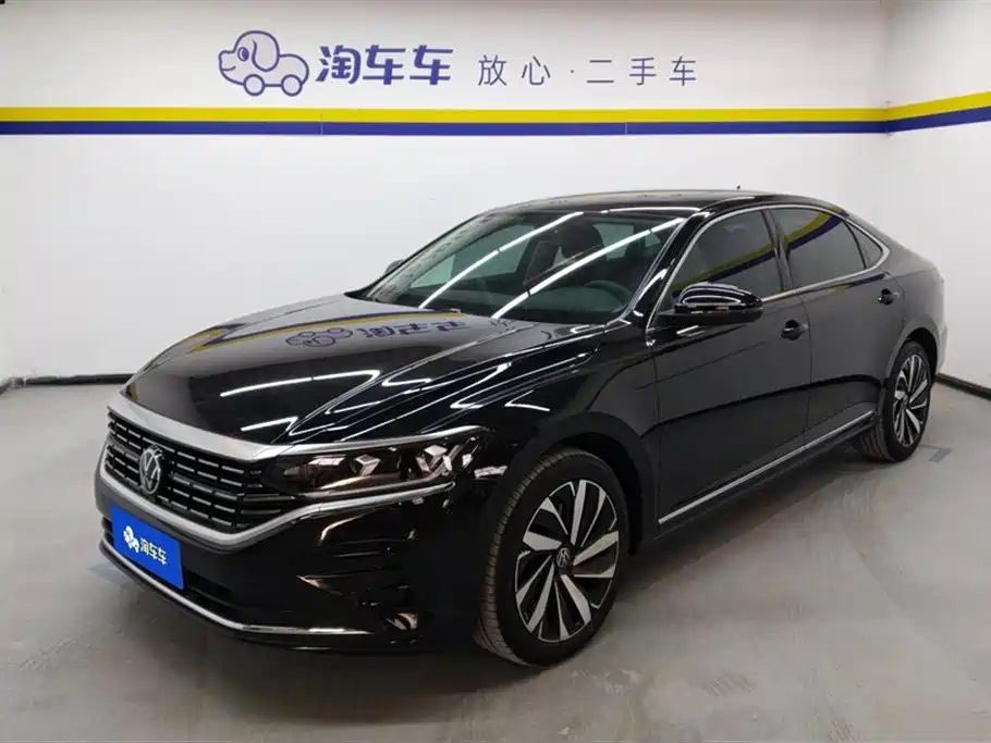 VOLKSWAGEN PASSAT 2023