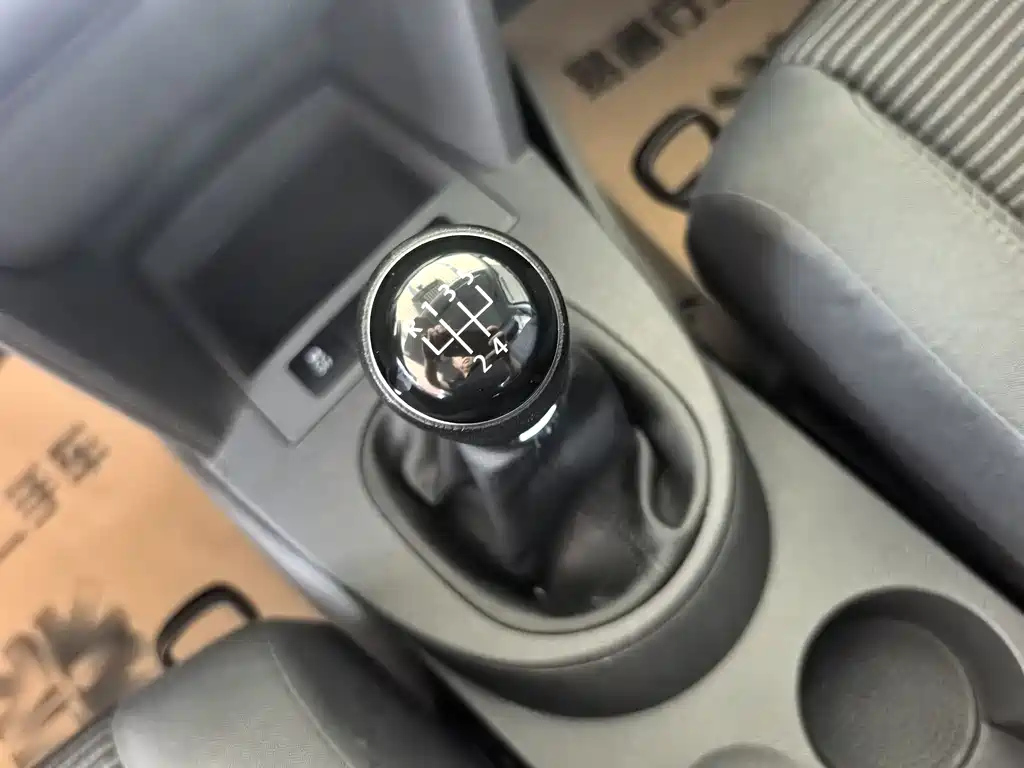 VOLKSWAGEN TOURAN 2013