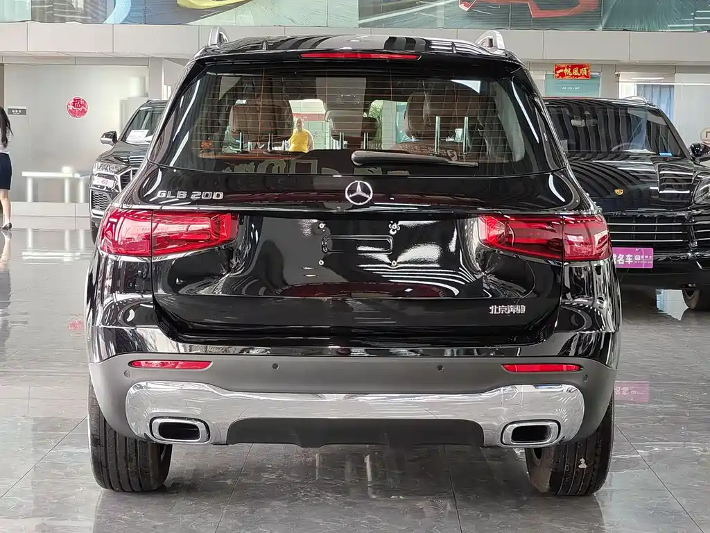 MERCEDES BENZ GLB 2024