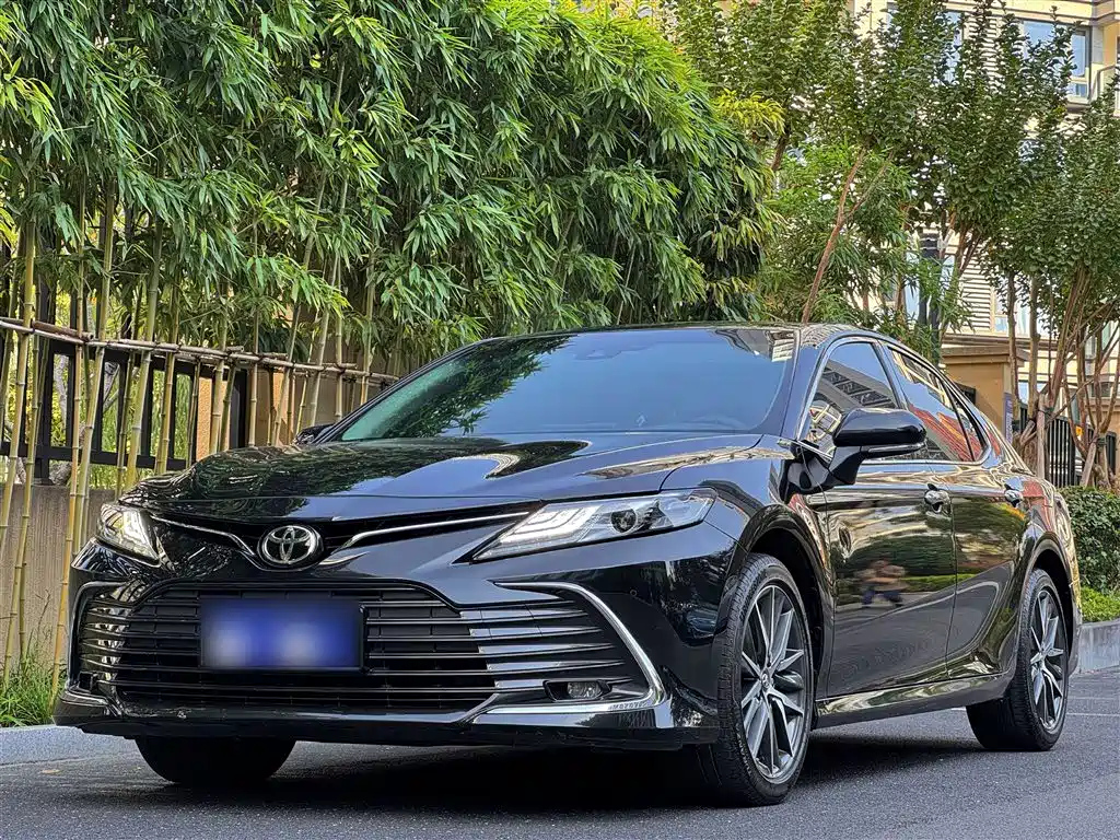 TOYOTA CAMRY