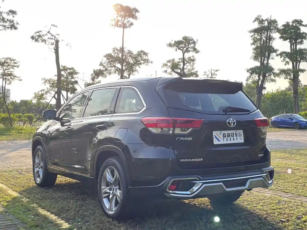 TOYOTA HIGHLANDER 2020