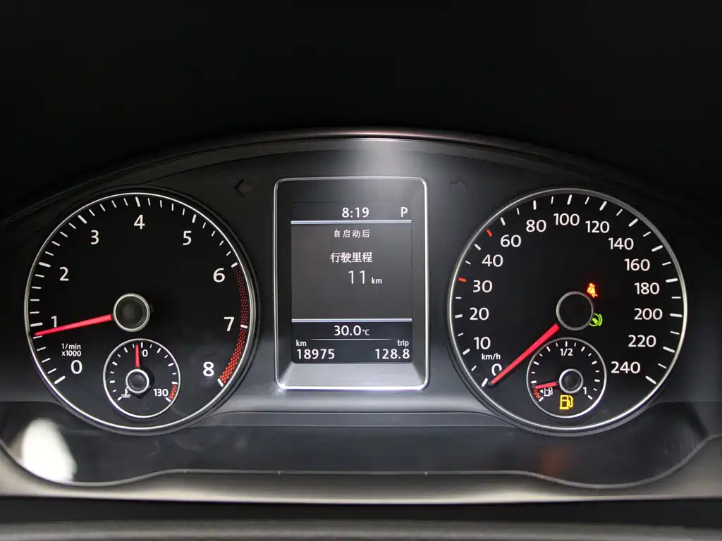 VOLKSWAGEN MULTIVAN 2014