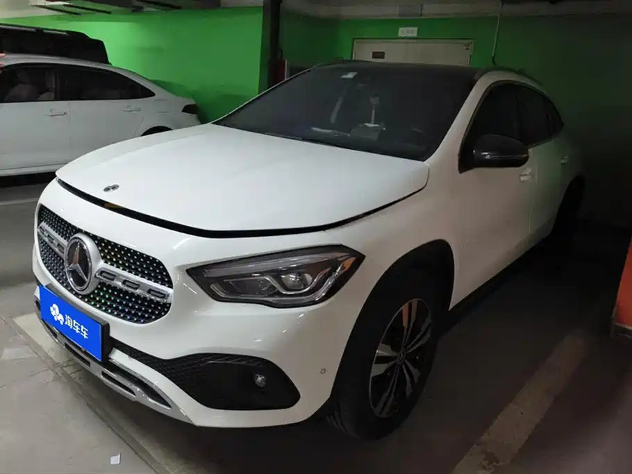 MERCEDES BENZ GLA 2022