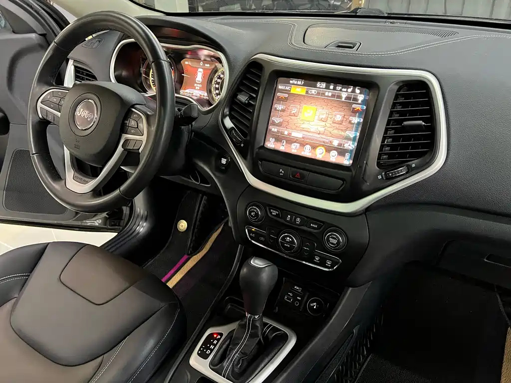 JEEP CHEROKEE 2020