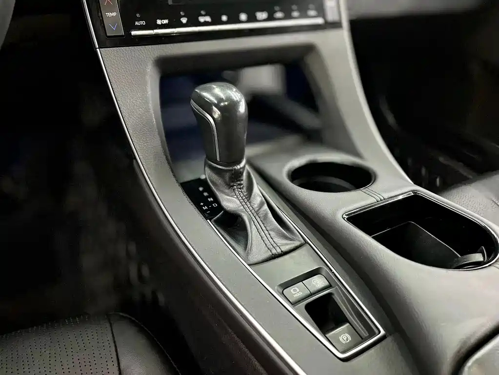 TOYOTA AVALON 2020