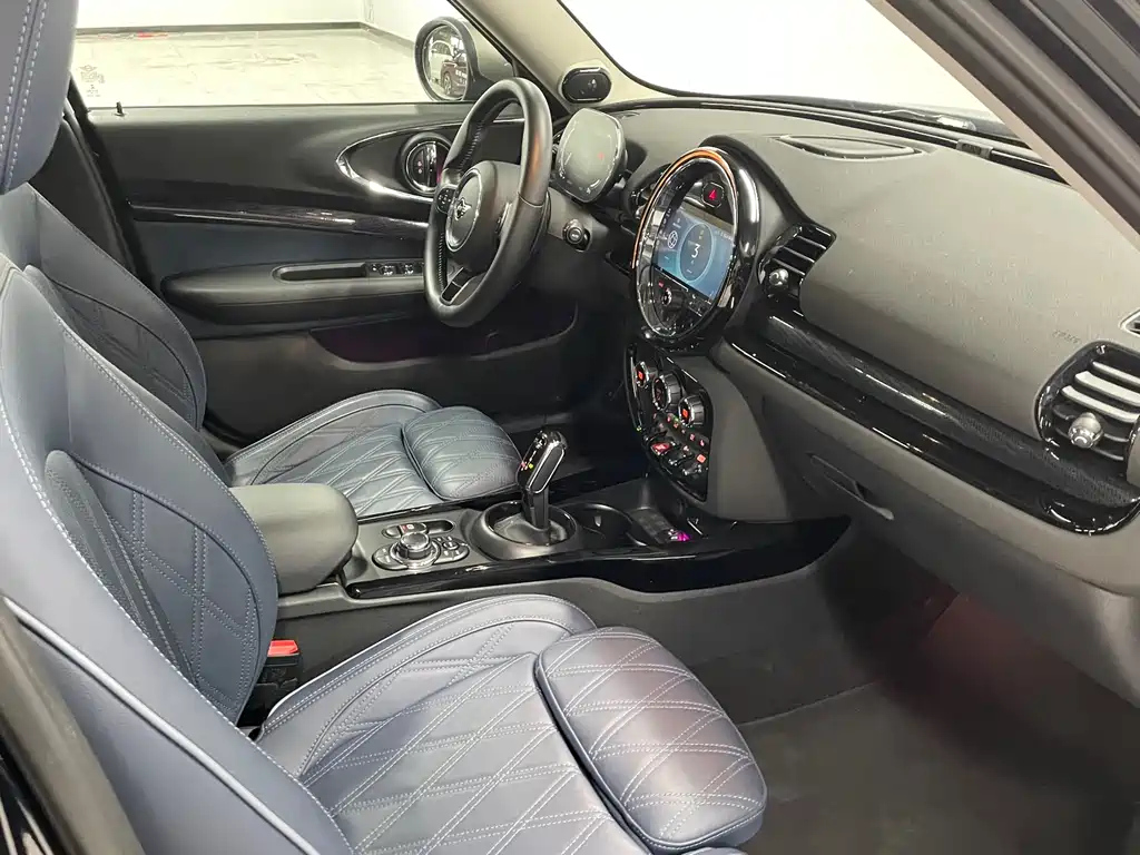 MINI CLUBMAN 2022