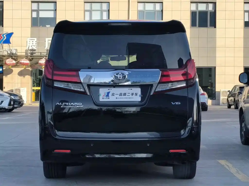 TOYOTA ALPHARD 2017