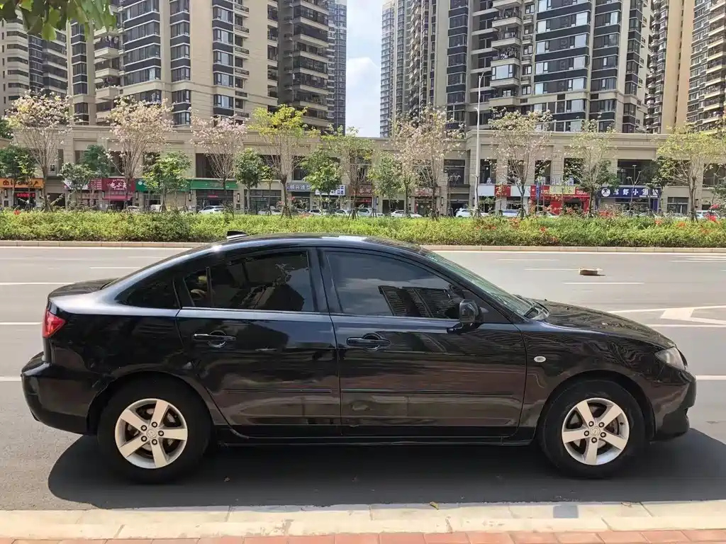 MAZDA 3 2010