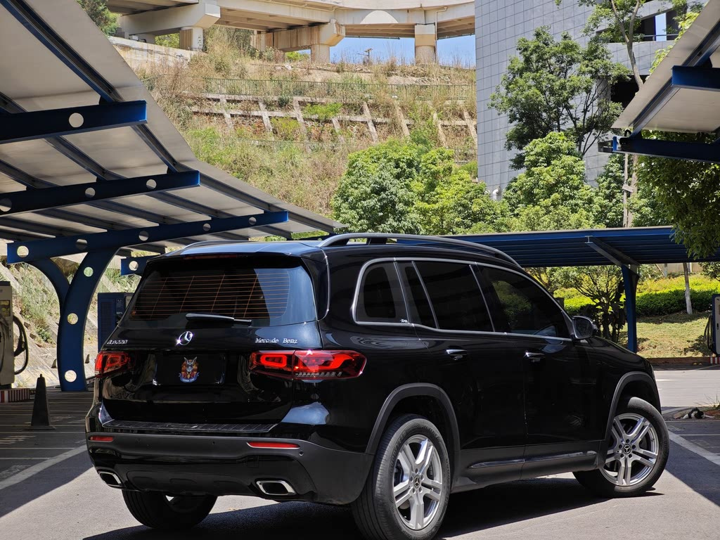 MERCEDES BENZ GLB 2023