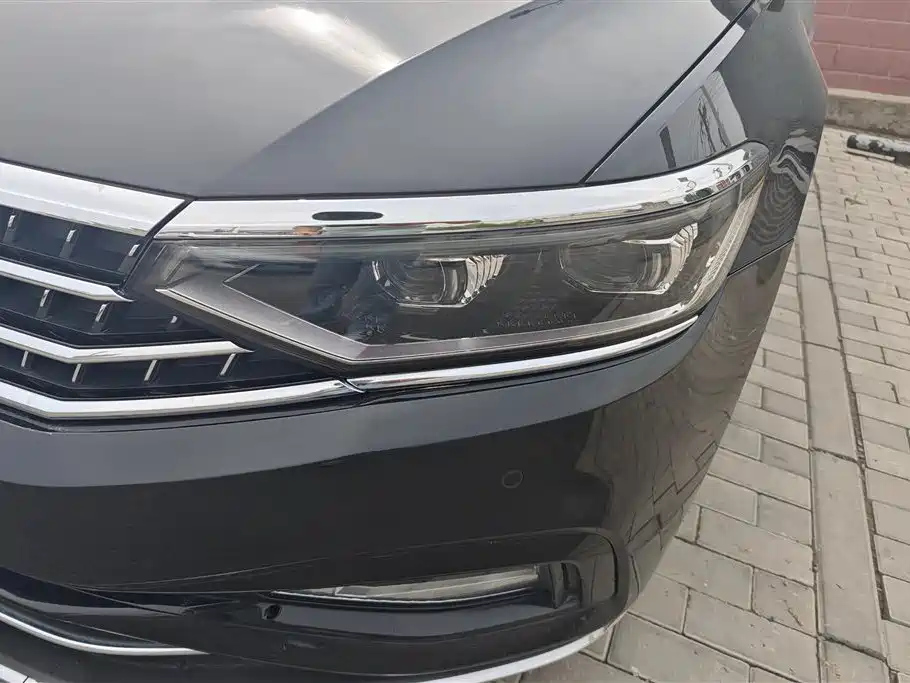 VOLKSWAGEN MAGOTAN 2020