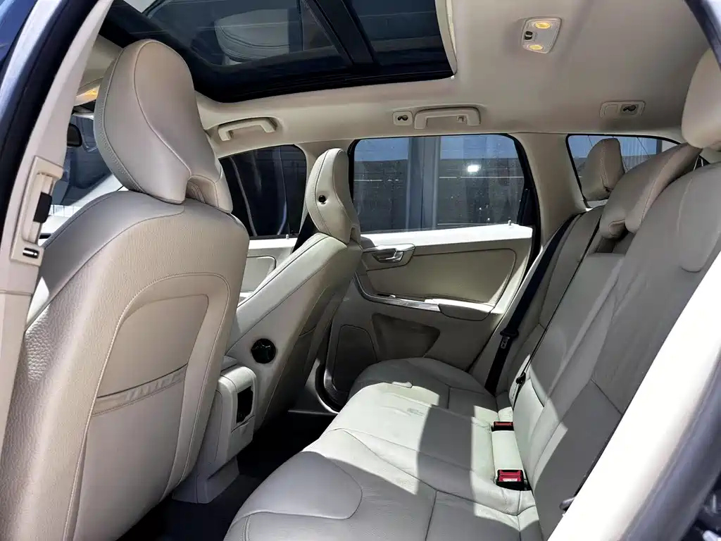 VOLVO XC60 IMPORT 2014