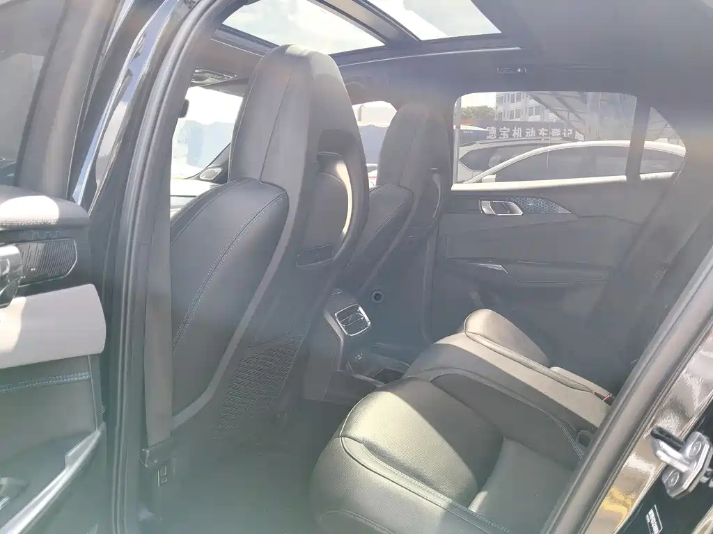 LYNK&CO 03 NEW ENERGY 2019