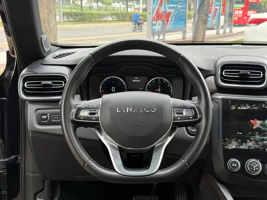 LYNK&CO 03 2019