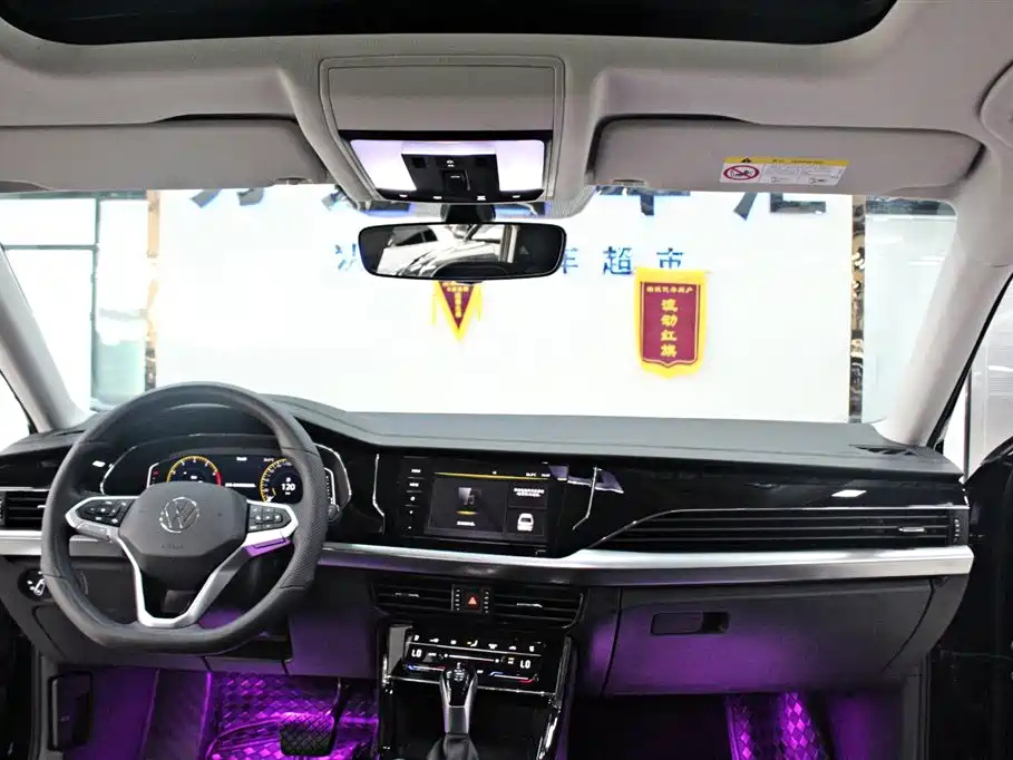 VOLKSWAGEN PASSAT 2025