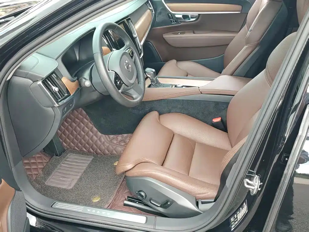 VOLVO S90 2020
