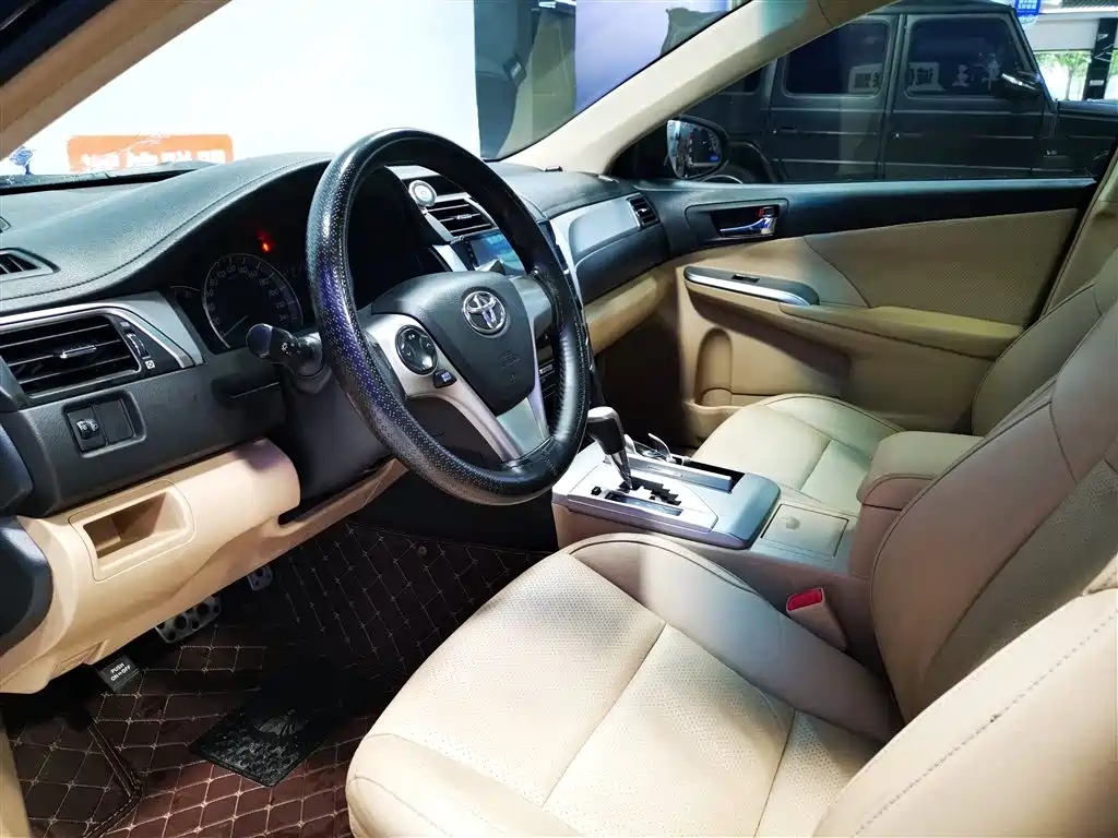 TOYOTA CAMRY 2012