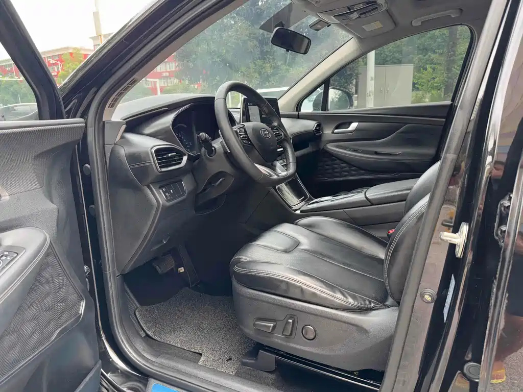 HYUNDAI SANTAFE 2020