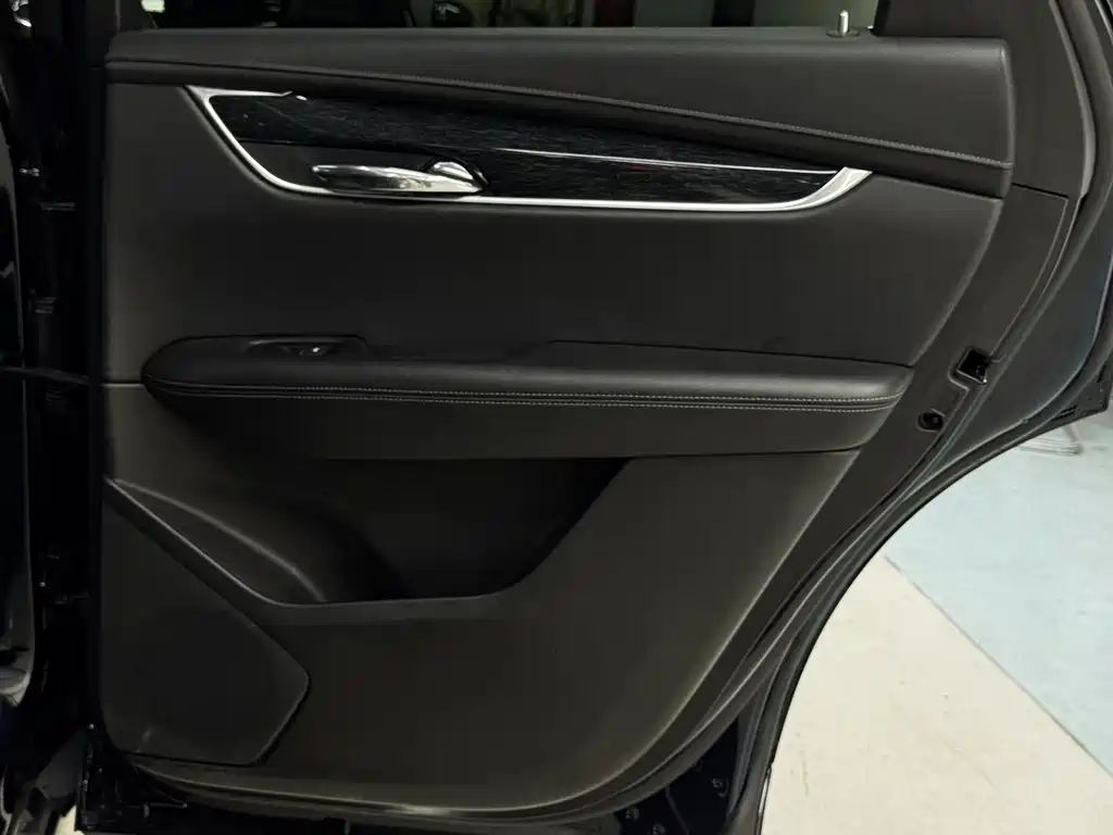 CADILLAC XT5 2021