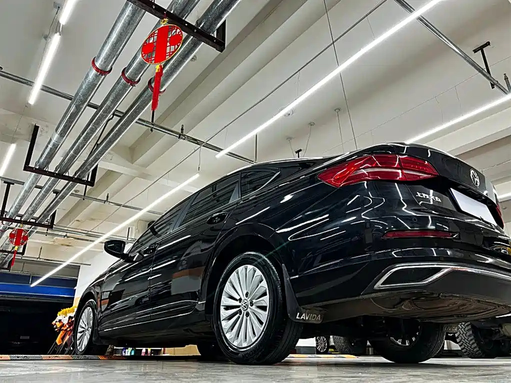 VOLKSWAGEN LAVIDA 2019