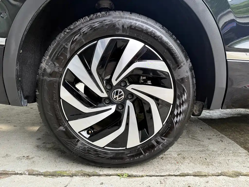 VOLKSWAGEN TIGUAN L 2024