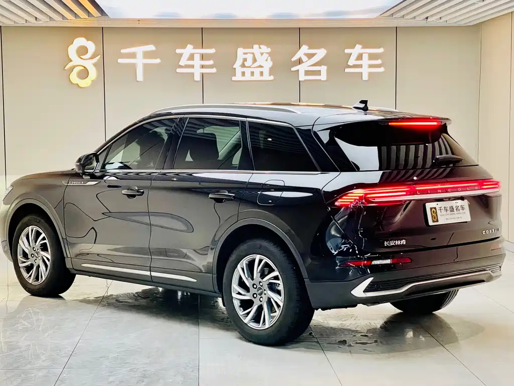 LINCOLN ADVENTURER 2023