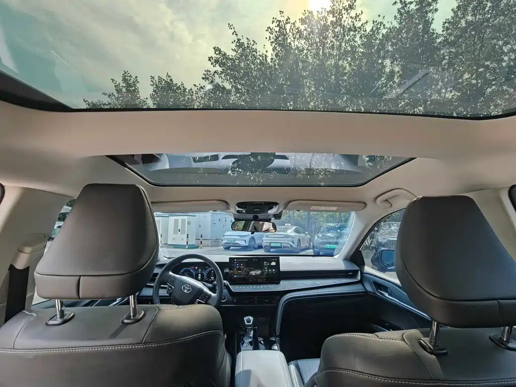 TOYOTA CAMRY 2024